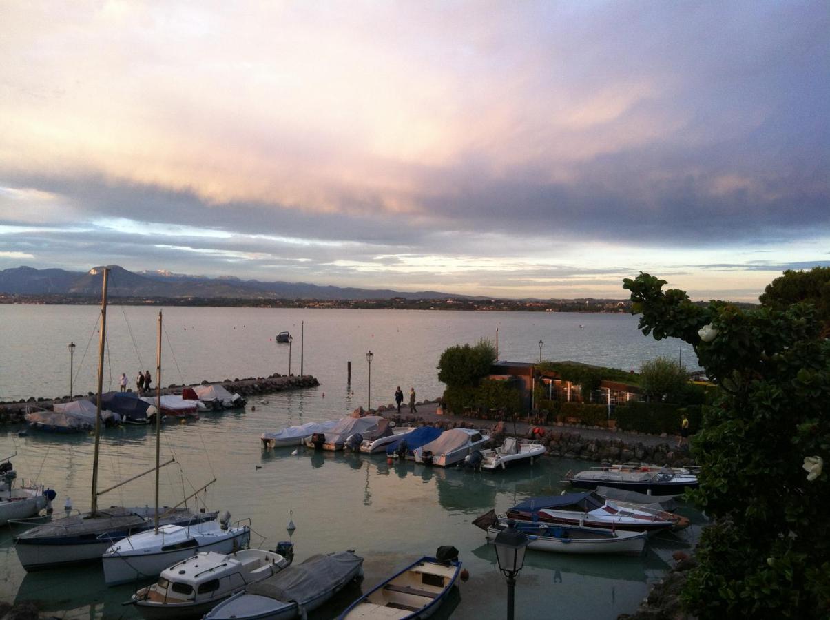Casa Caterina Lake View Holidays Apartments Peschiera del Garda Dış mekan fotoğraf