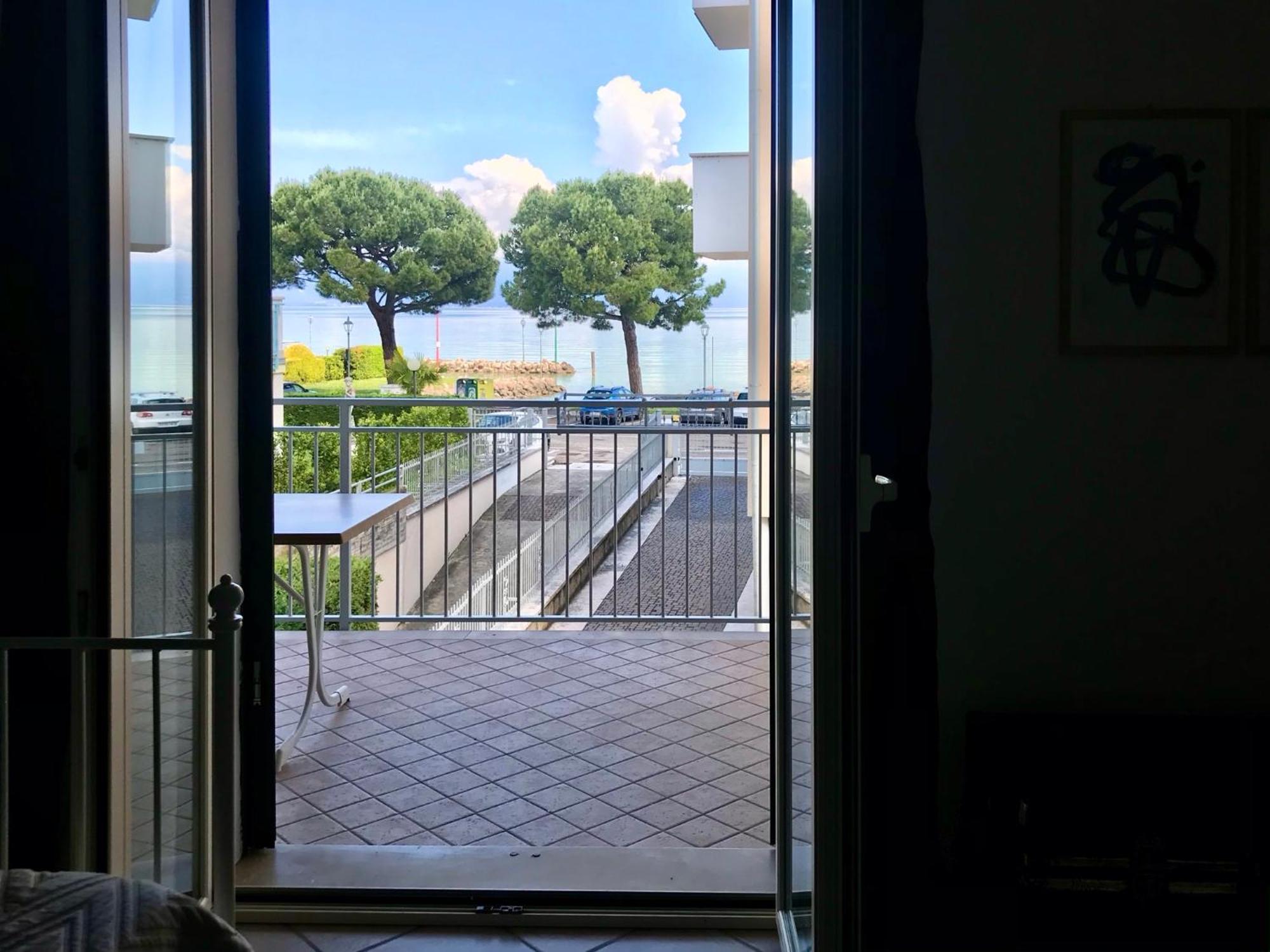 Casa Caterina Lake View Holidays Apartments Peschiera del Garda Oda fotoğraf